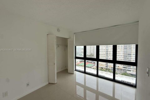Condominio en alquiler en Hallandale Beach, Florida, 2 dormitorios, 94.76 m2 № 2075204 - foto 5