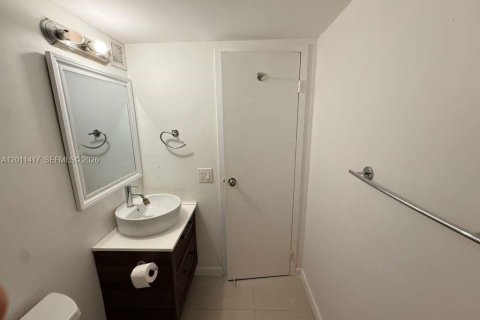 Condominio en alquiler en Hallandale Beach, Florida, 2 dormitorios, 94.76 m2 № 2075204 - foto 6