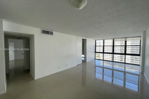 Condominio en alquiler en Hallandale Beach, Florida, 2 dormitorios, 94.76 m2 № 2075204 - foto 4