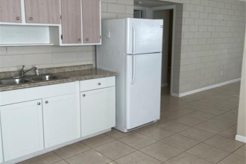 Dúplex en venta en De Leon Springs, Florida, 4 dormitorios, 142.7 m2 № 2266710 - foto 4