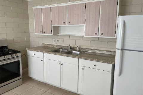 Dúplex en venta en De Leon Springs, Florida, 4 dormitorios, 142.7 m2 № 2266710 - foto 3
