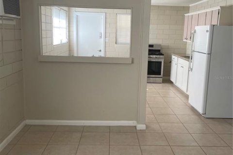 Dúplex en venta en De Leon Springs, Florida, 4 dormitorios, 142.7 m2 № 2266710 - foto 12