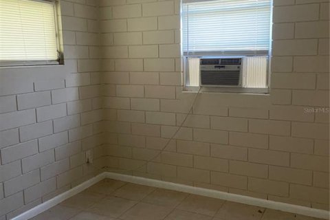Dúplex en venta en De Leon Springs, Florida, 4 dormitorios, 142.7 m2 № 2266710 - foto 9