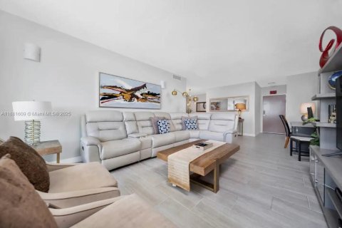 Copropriété à vendre à Hollywood, Floride: 2 chambres, 114.83 m2 № 1925464 - photo 10