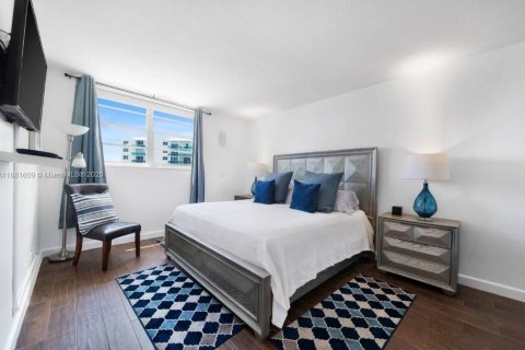 Copropriété à vendre à Hollywood, Floride: 2 chambres, 114.83 m2 № 1925464 - photo 18