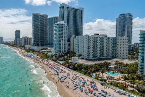 Copropriété à vendre à Hollywood, Floride: 2 chambres, 114.83 m2 № 1925464 - photo 4