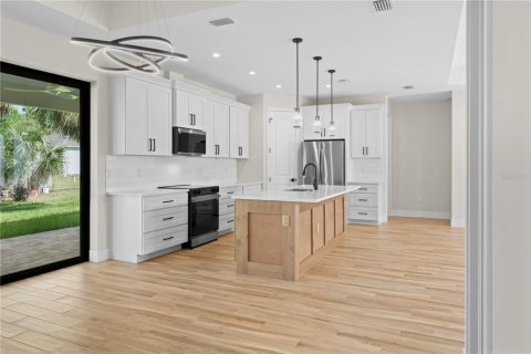 Casa en venta en North Port, Florida, 3 dormitorios, 170.2 m2 № 1777131 - foto 8