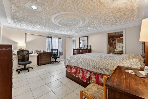 House in Lauderhill, Florida 5 bedrooms, 185.25 sq.m. № 2000550 - photo 13