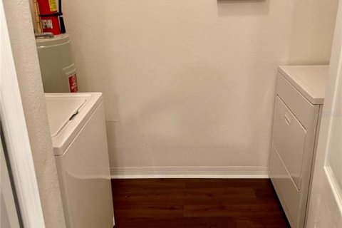 Condo in Orlando, Florida, 1 bedroom  № 1912024 - photo 11