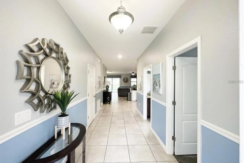 Casa en venta en Davenport, Florida, 9 dormitorios, 363.15 m2 № 2234309 - foto 2