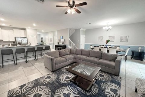Casa en venta en Davenport, Florida, 9 dormitorios, 363.15 m2 № 2234309 - foto 6