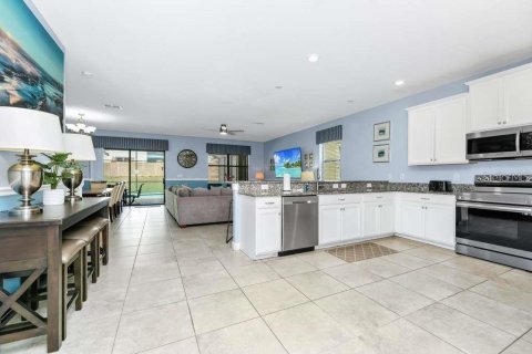 Casa en venta en Davenport, Florida, 9 dormitorios, 363.15 m2 № 2234309 - foto 10