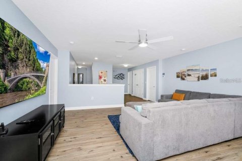 Casa en venta en Davenport, Florida, 9 dormitorios, 363.15 m2 № 2234309 - foto 13