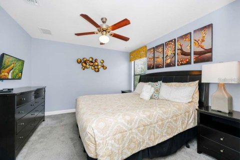 Casa en venta en Davenport, Florida, 9 dormitorios, 363.15 m2 № 2234309 - foto 17
