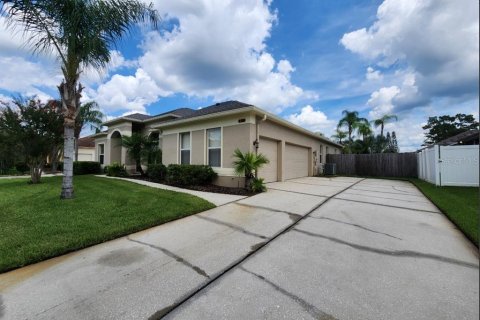 House in Orlando, Florida 4 bedrooms, 248.79 sq.m. № 1916489 - photo 8