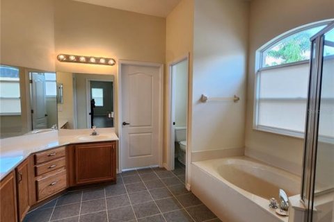 House in Orlando, Florida 4 bedrooms, 248.79 sq.m. № 1916489 - photo 29