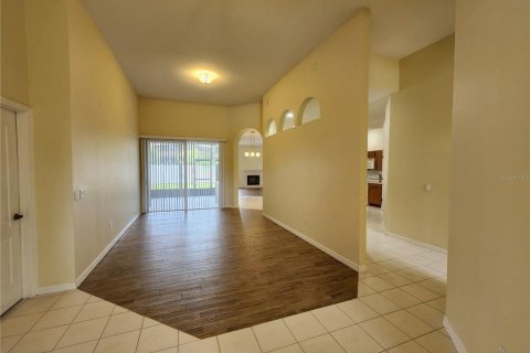 House in Orlando, Florida 4 bedrooms, 248.79 sq.m. № 1916489 - photo 19