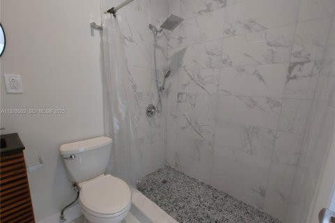 Снять в аренду квартиру в Майами, Флорида 2 спальни, 1148.64м2, № 1987649 - фото 24