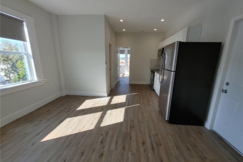 Снять в аренду квартиру в Майами, Флорида 2 спальни, 1148.64м2, № 1987649 - фото 11