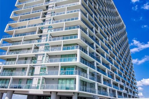 Condominio en venta en Sunrise, Florida, 2 dormitorios, 93.18 m2 № 2155107 - foto 28
