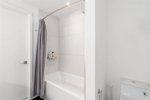 Condominio en venta en Sunrise, Florida, 2 dormitorios, 93.18 m2 № 2155107 - foto 24