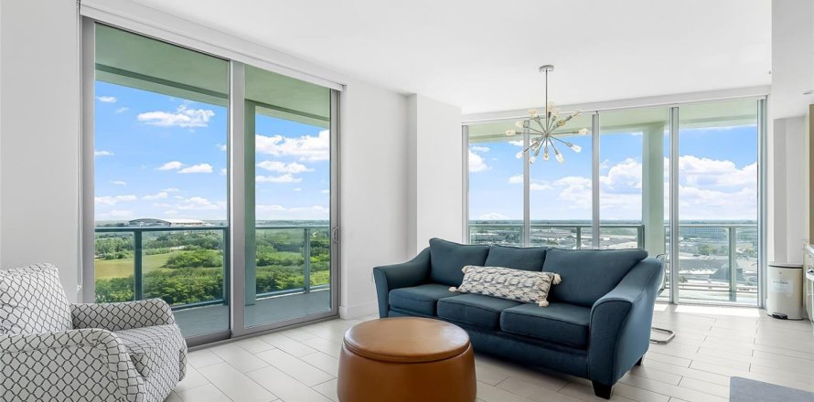 Condominio en Sunrise, Florida, 2 dormitorios № 2155107