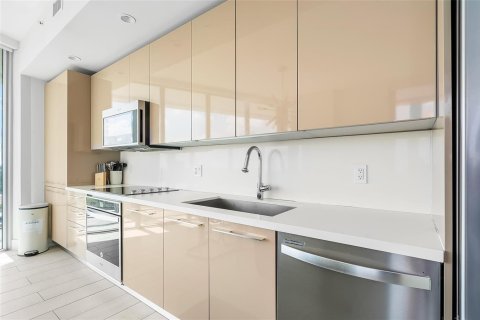 Condominio en venta en Sunrise, Florida, 2 dormitorios, 93.18 m2 № 2155107 - foto 3
