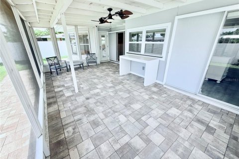 House in Sarasota, Florida 2 bedrooms, 116.03 sq.m. № 1884364 - photo 13