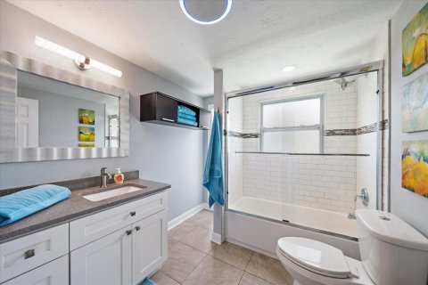 House in Sarasota, Florida 2 bedrooms, 116.03 sq.m. № 1884364 - photo 24