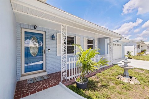 Casa en venta en Seminole, Florida, 3 dormitorios, 138.7 m2 № 1899843 - foto 2