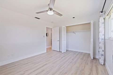 Casa en venta en Seminole, Florida, 3 dormitorios, 138.7 m2 № 1899843 - foto 13