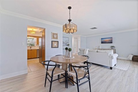 Casa en venta en Seminole, Florida, 3 dormitorios, 138.7 m2 № 1899843 - foto 3