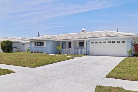 Casa en venta en Seminole, Florida, 3 dormitorios, 138.7 m2 № 1899843 - foto 1