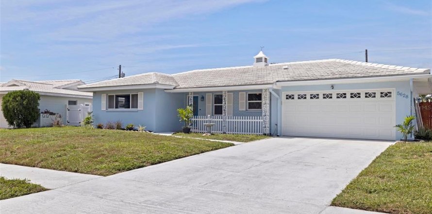 Casa en Seminole, Florida 3 dormitorios, 138.7 m2 № 1899843