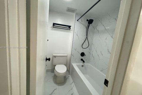 Appartement à louer à Weston, Floride: 2 chambres, 113.34 m2 № 2046399 - photo 11