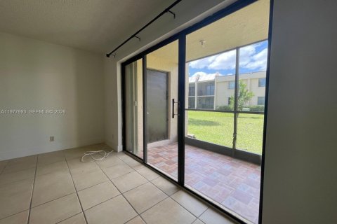 Appartement à louer à Weston, Floride: 2 chambres, 113.34 m2 № 2046399 - photo 17