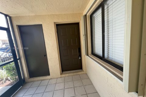 Appartement à louer à Weston, Floride: 2 chambres, 113.34 m2 № 2046399 - photo 3