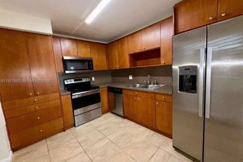 Appartement à louer à Weston, Floride: 2 chambres, 113.34 m2 № 2046399 - photo 2