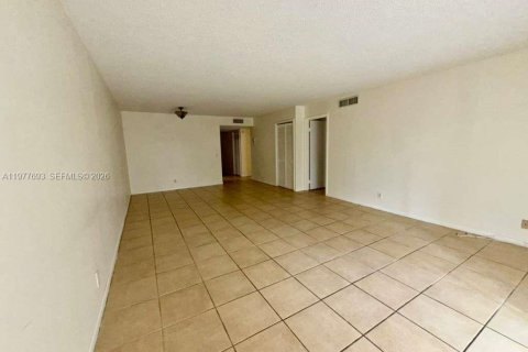 Appartement à louer à Weston, Floride: 2 chambres, 113.34 m2 № 2046399 - photo 9