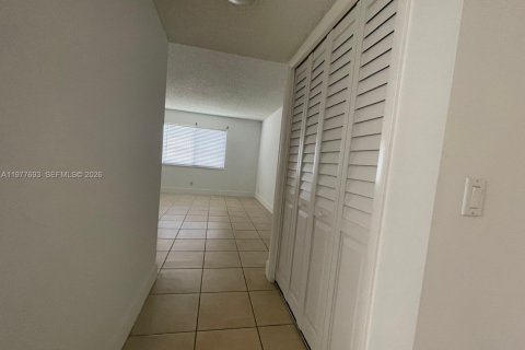 Appartement à louer à Weston, Floride: 2 chambres, 113.34 m2 № 2046399 - photo 13