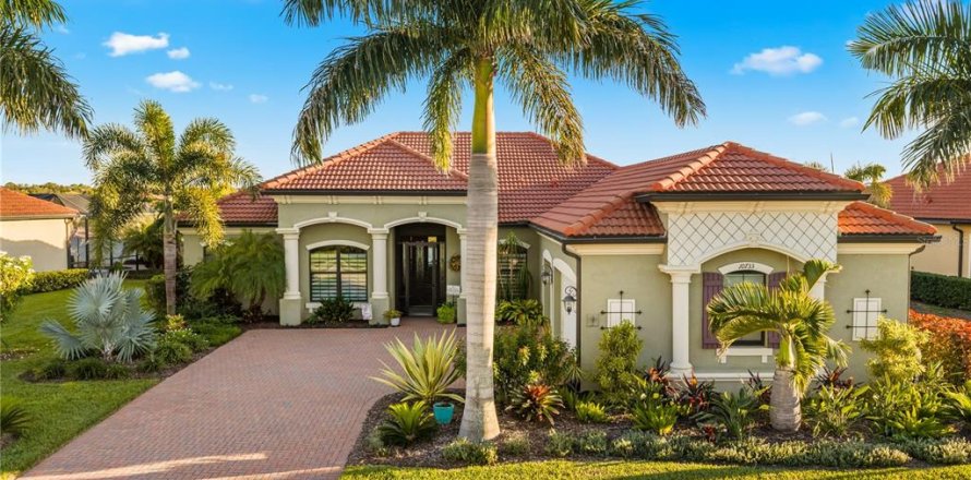 House in Venice, Florida 4 bedrooms, 223.15 sq.m. № 2418999