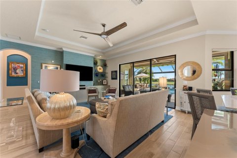 House in Venice, Florida 4 bedrooms, 223.15 sq.m. № 2418999 - photo 5