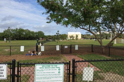 House in Vero Beach, Florida 3 bedrooms, 205.69 sq.m. № 947915 - photo 1