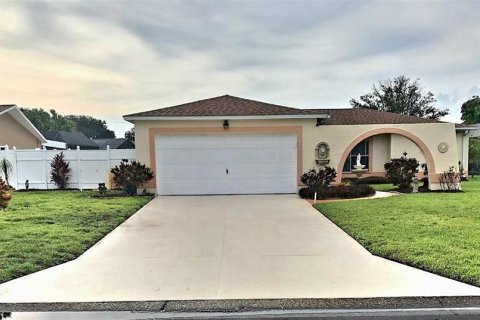 House in Bradenton, Florida 3 bedrooms, 128.58 sq.m. № 231542 - photo 2