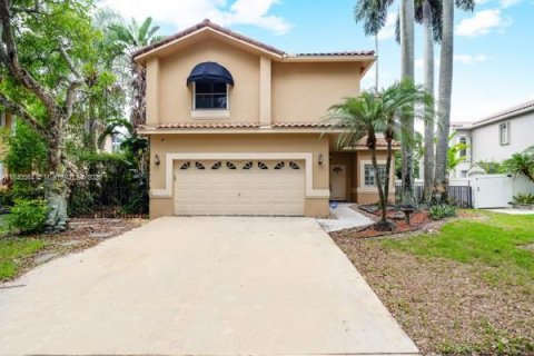House in Parkland, Florida 4 bedrooms, 239.59 sq.m. № 1832378 - photo 1
