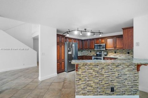 House in Parkland, Florida 4 bedrooms, 239.59 sq.m. № 1832378 - photo 18