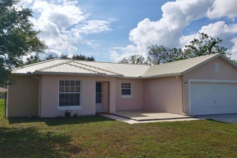 House in Kissimmee, Florida 3 bedrooms, 96.25 sq.m. № 2277670