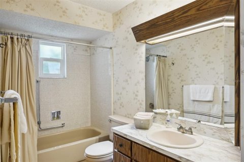 House in Port Richey, Florida 2 bedrooms, 132.2 sq.m. № 1876841 - photo 17
