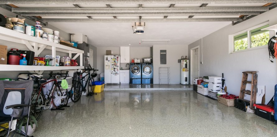 House in Boca Raton, Florida 3 bedrooms, 211.07 sq.m. № 1128085