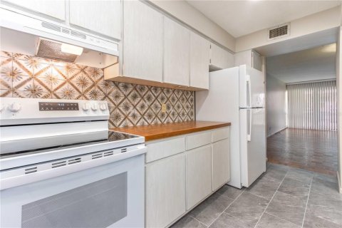 Condominio en venta en Belleair Bluffs, Florida, 1 dormitorio, 71.07 m2 № 1819501 - foto 22